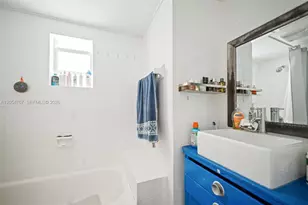 1024 SW 13th Ct, Miami, FL 33135 - Photo 17