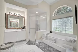 16366 N Mariposa Cir N, Pembroke Pines, FL 33331 - Photo 27