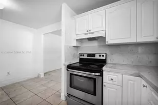 3233 SW 25th St, Miami, FL 33133 - Photo 9