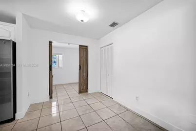 3233 SW 25th St #2, Miami, FL 33133 - Photo 11