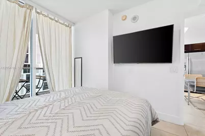 41 SE 5th St #510, Miami, FL 33131 - Photo 15