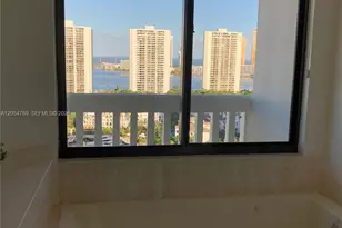 1000 Island Blvd, Aventura, FL 33160 - Photo 23
