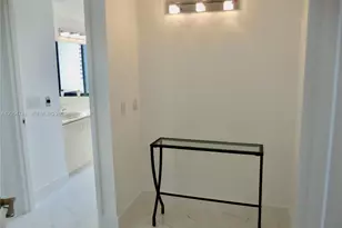 1000 Island Blvd, Aventura, FL 33160 - Photo 17