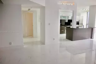 1000 Island Blvd, Aventura, FL 33160 - Photo 9