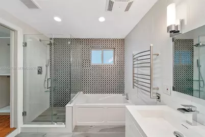 1102 NE 117th St, Biscayne Park, FL 33161 - Photo 11