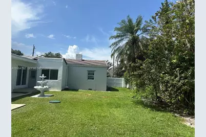 1102 NE 117th St, Biscayne Park, FL 33161 - Photo 29