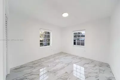 1102 NE 117th St, Biscayne Park, FL 33161 - Photo 17