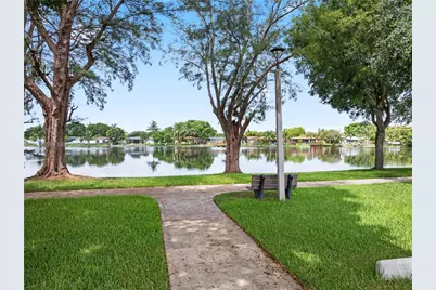 10301 Jasmine Ct, Pembroke Pines, FL 33026 - Photo 25