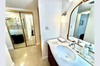 18051 Biscayne Blvd #1002, Aventura, FL 33160 - Photo 21