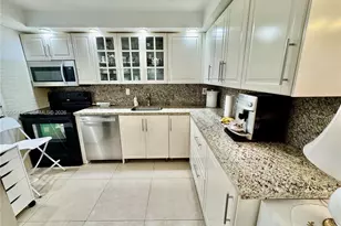 18051 Biscayne Blvd, Aventura, FL 33160 - Photo 3