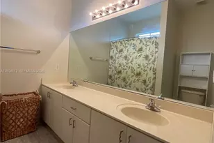 15352 SW 91st St, Miami, FL 33196 - Photo 3