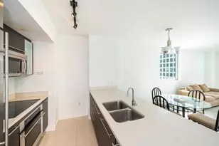 55 SE 6th St, Miami, FL 33131 - Photo 5