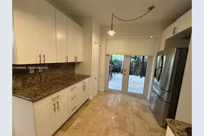 7563 NW 112th Pl, Doral, FL 33178 - Photo 7