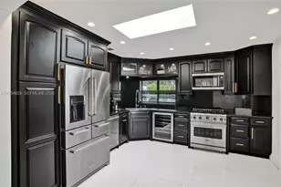 19130 NE 21st Ave, North Miami Beach, FL 33179 - Photo 11