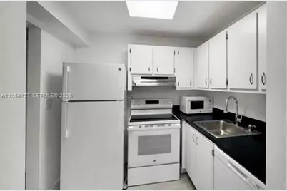 200 172nd St #406, Sunny Isles Beach, FL 33160 - Photo 5