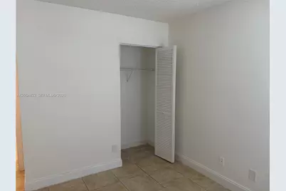 9020 N Lake Park Cir N, Davie, FL 33328 - Photo 19