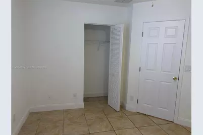 9020 N Lake Park Cir N, Davie, FL 33328 - Photo 17