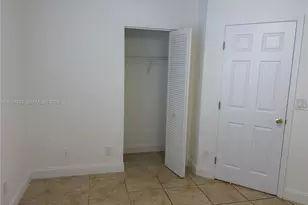 9020 N Lake Park Cir N, Davie, FL 33328 - Photo 17