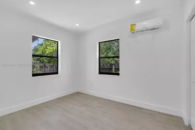 2121 NW 86th Ter, Miami, FL 33147 - Photo 23