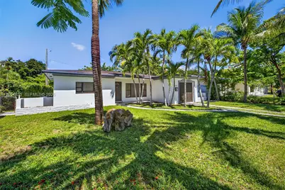 17150 NE 18th Ave #17150, North Miami Beach, FL 33162 - Photo 1