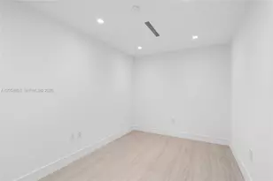2411 Laguna Cir, North Miami, FL 33181 - Photo 55