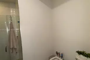 7825 NW 107th Ave, Doral, FL 33178 - Photo 9