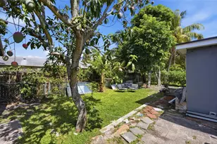 2211 NE 1st Ave, Pompano Beach, FL 33060 - Photo 27