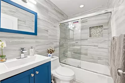 2211 NE 1st Ave, Pompano Beach, FL 33060 - Photo 19