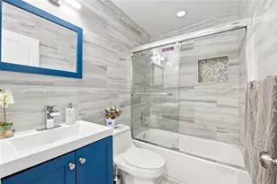 2211 NE 1st Ave, Pompano Beach, FL 33060 - Photo 19