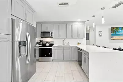 2211 NE 1st Ave, Pompano Beach, FL 33060 - Photo 11