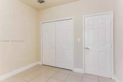 213 SW 15th Pl, Homestead, FL 33030 - Photo 11