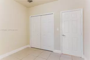 213 SW 15th Pl, Homestead, FL 33030 - Photo 11