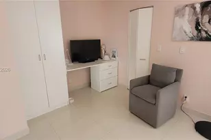 2304 NE 11th St, Hallandale Beach, FL 33009 - Photo 11