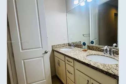1409 SW 113th Ave, Pembroke Pines, FL 33025 - Photo 15