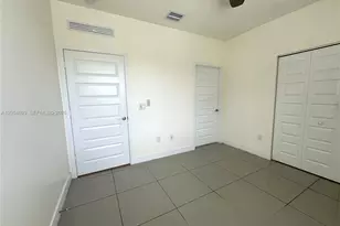 4713 NW 84th Ct, Doral, FL 33166 - Photo 9