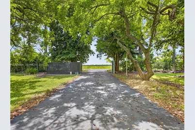 33800 SW 212th Ave, Homestead, FL 33034 - Photo 9