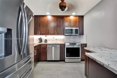 950 Hillcrest Dr #414, Hollywood, FL 33021 - Photo 13