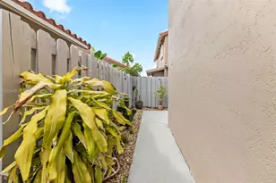 2217 W 69th St, Hialeah, FL 33016 - Photo 39