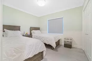 1266 NE 182nd St, North Miami Beach, FL 33162 - Photo 9