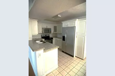 300 W Palm Cir W #208, Pembroke Pines, FL 33025 - Photo 19