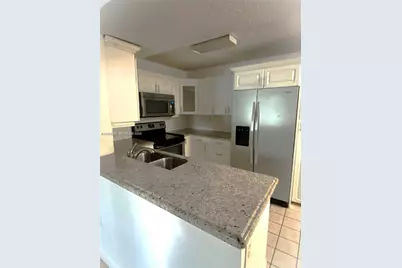 300 W Palm Cir W #208, Pembroke Pines, FL 33025 - Photo 21