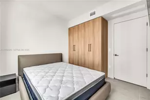121 NE 5th St, Miami, FL 33132 - Photo 11