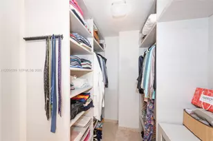 88 SW 7th St, Miami, FL 33130 - Photo 17