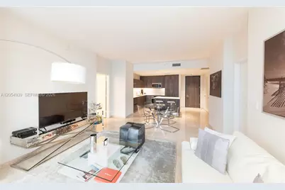 88 SW 7th St #3005, Miami, FL 33130 - Photo 5