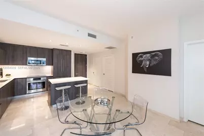 88 SW 7th St #3005, Miami, FL 33130 - Photo 7