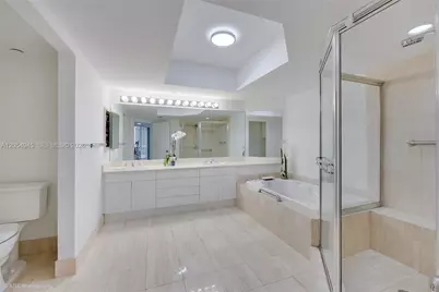 21205 Yacht Club Dr #701, Aventura, FL 33180 - Photo 15