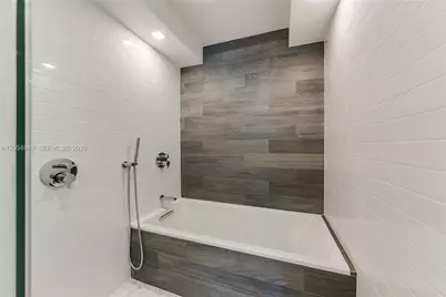 11 Island Ave #908, Miami Beach, FL 33139 - Photo 5