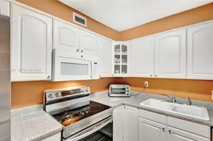 10101 E Bay Harbor Dr, Bay Harbor Islands, FL 33154 - Photo 7