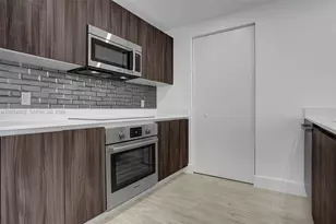 488 NE 18th St, Miami, FL 33132 - Photo 5