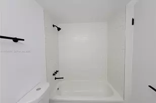 2655 Collins Ave, Miami Beach, FL 33140 - Photo 13